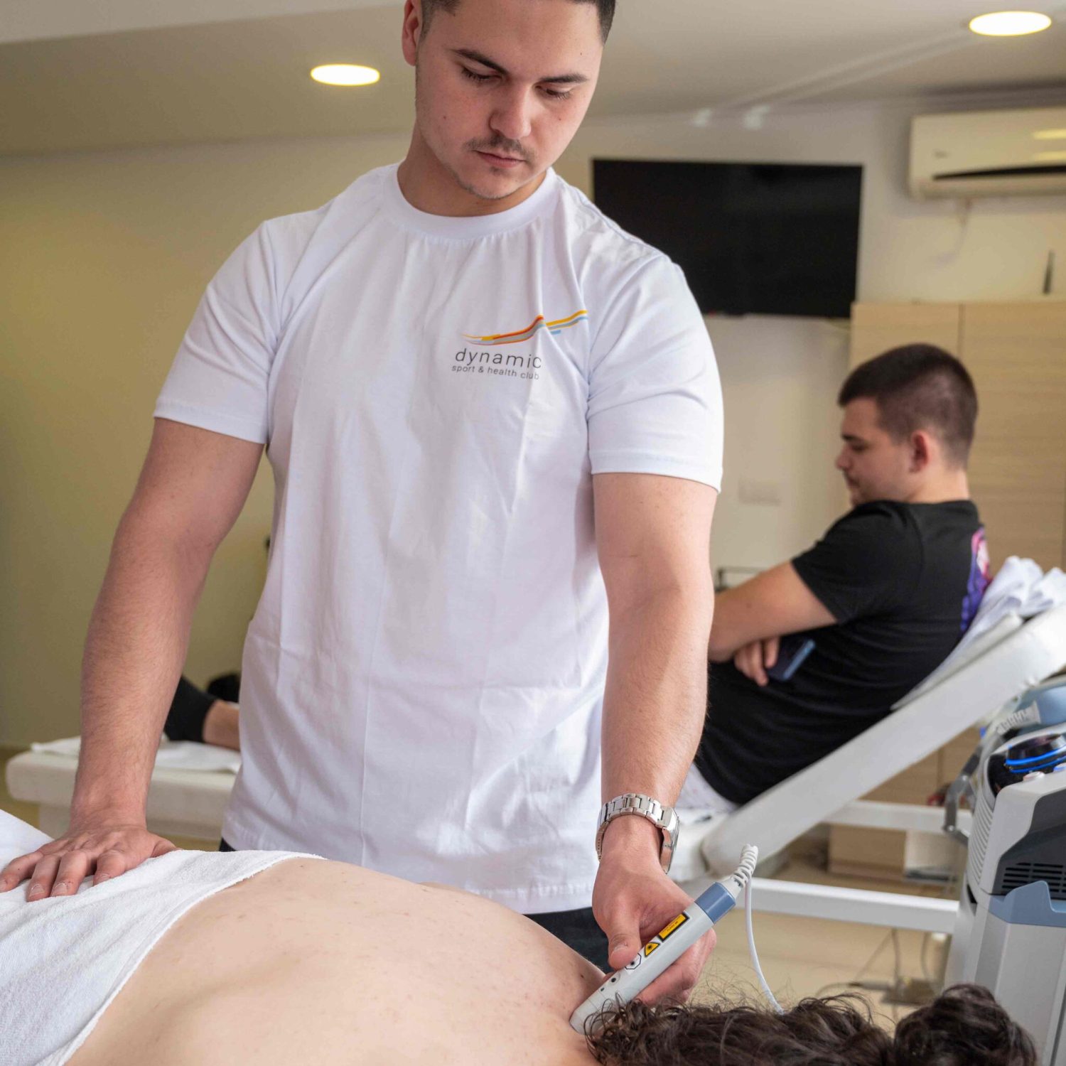 bol u vratu sa leve strane